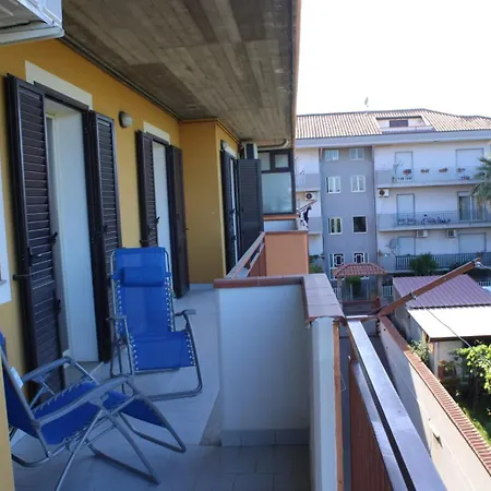 A Due Passi Da Mascali