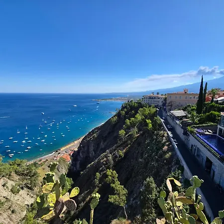 A Due Passi Da Mascali
