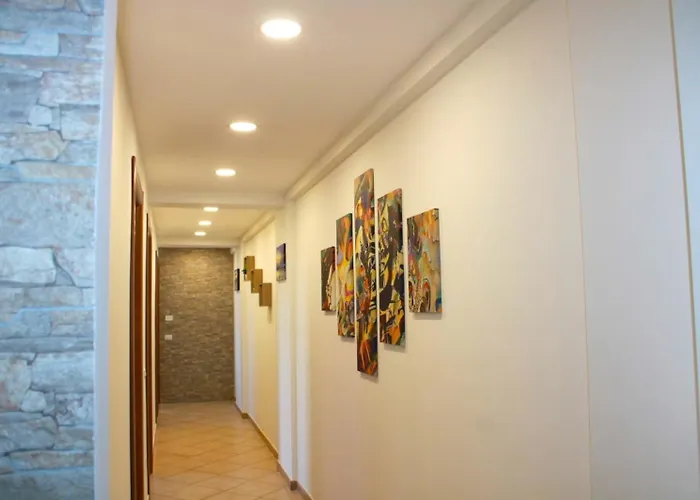 A Due Passi Da Апартаменты *